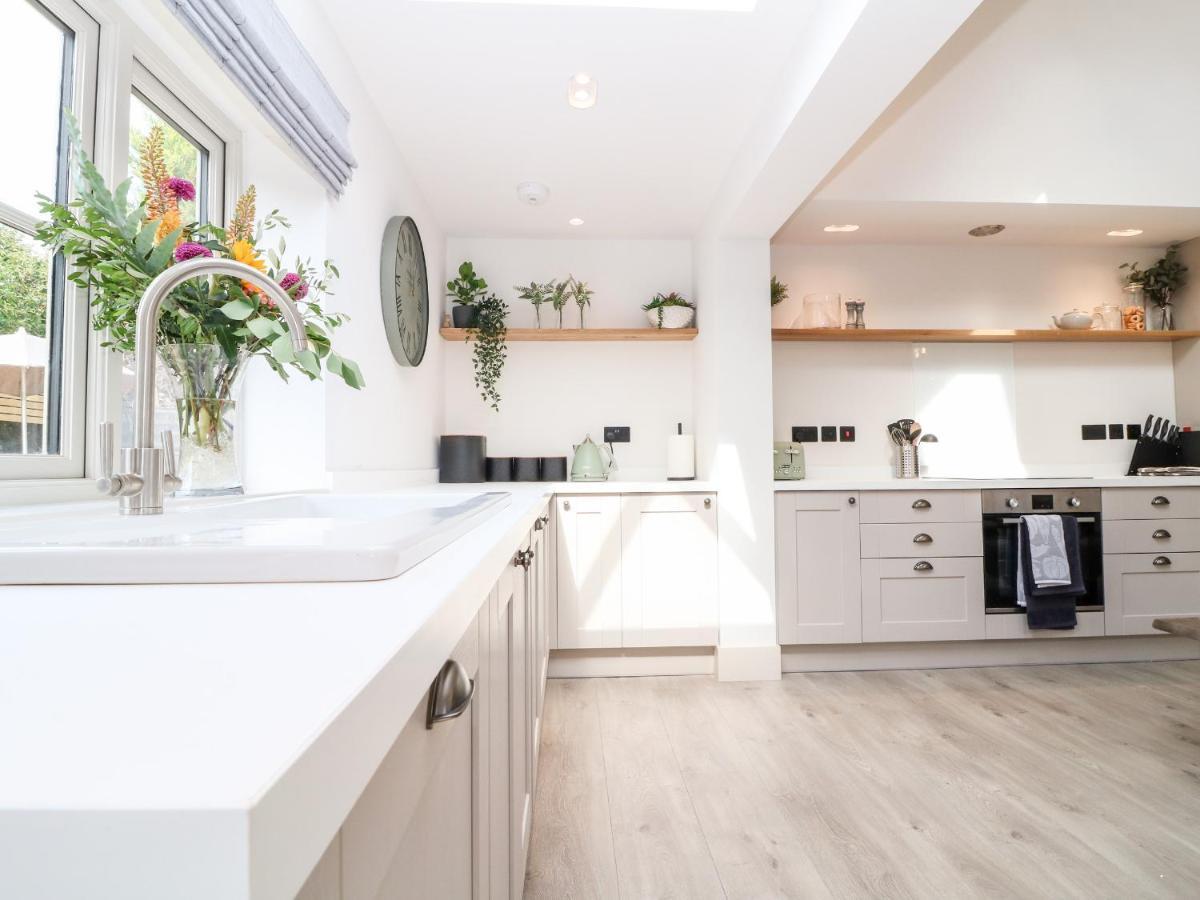 12 Manor Farm Close Kingham Bagian luar foto